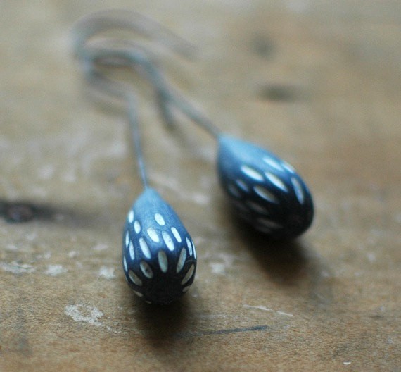 jibby and juna - The Tide earrings in blue